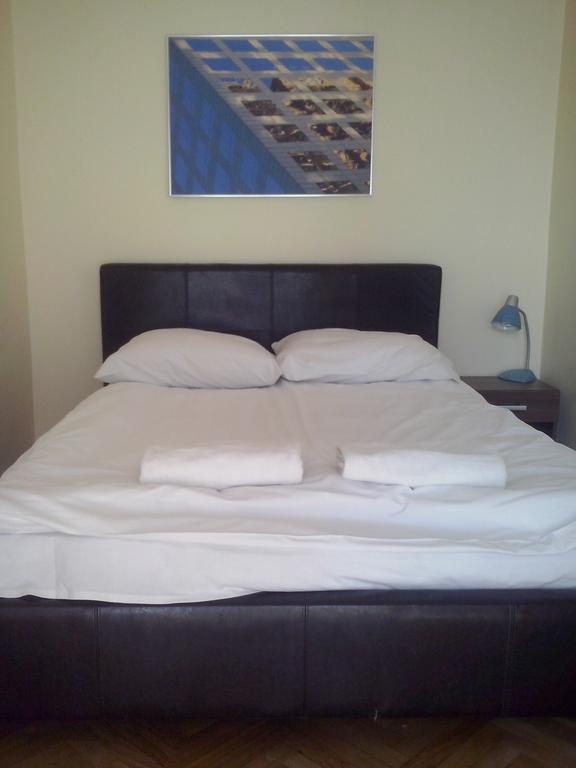 Apartament Familia Apartman Krakkó Kültér fotó